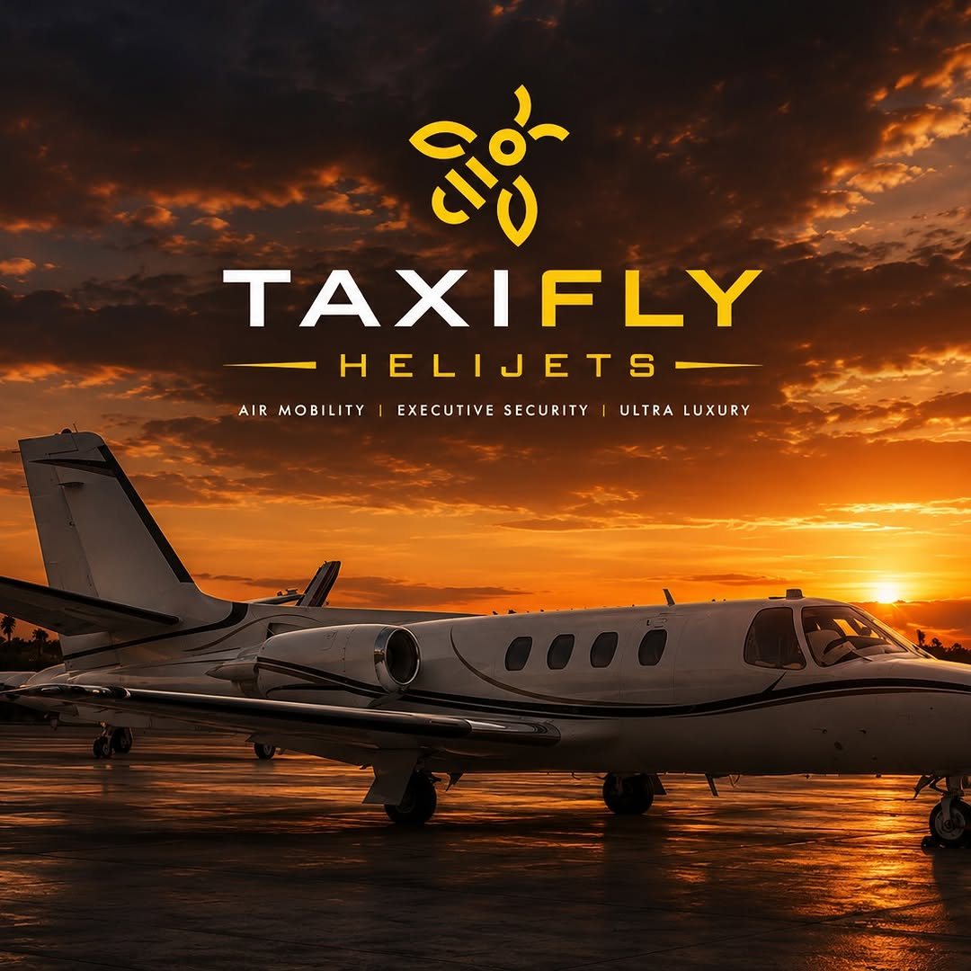 Jet privado de TaxiFly Helijets al atardecer